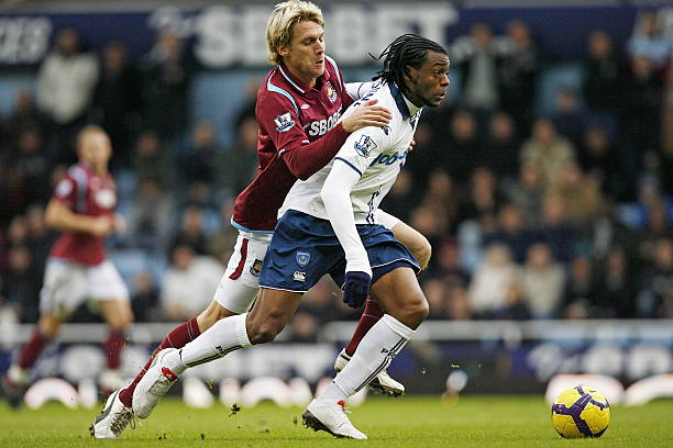 在足球界持 在足球界持